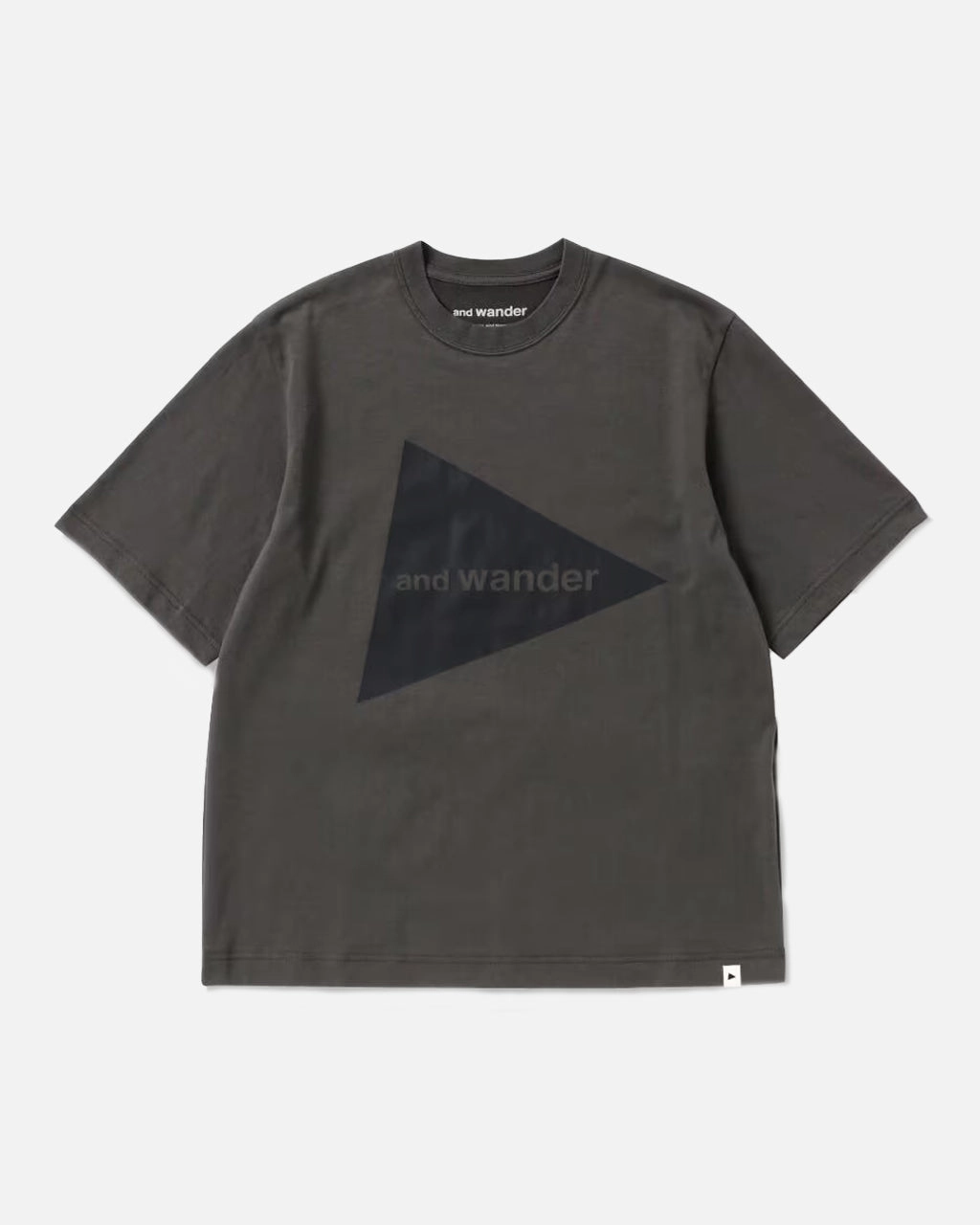 and wander Logo SS T Charcoal