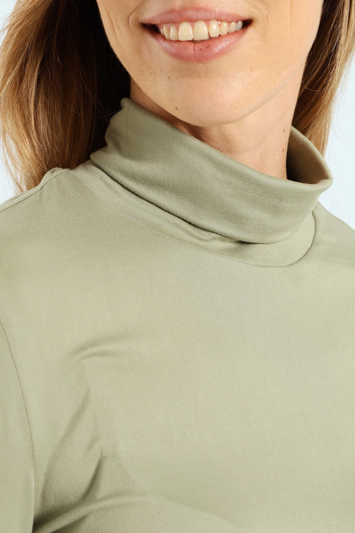 Long Sleeve Basic Poloneck - Pastel Green