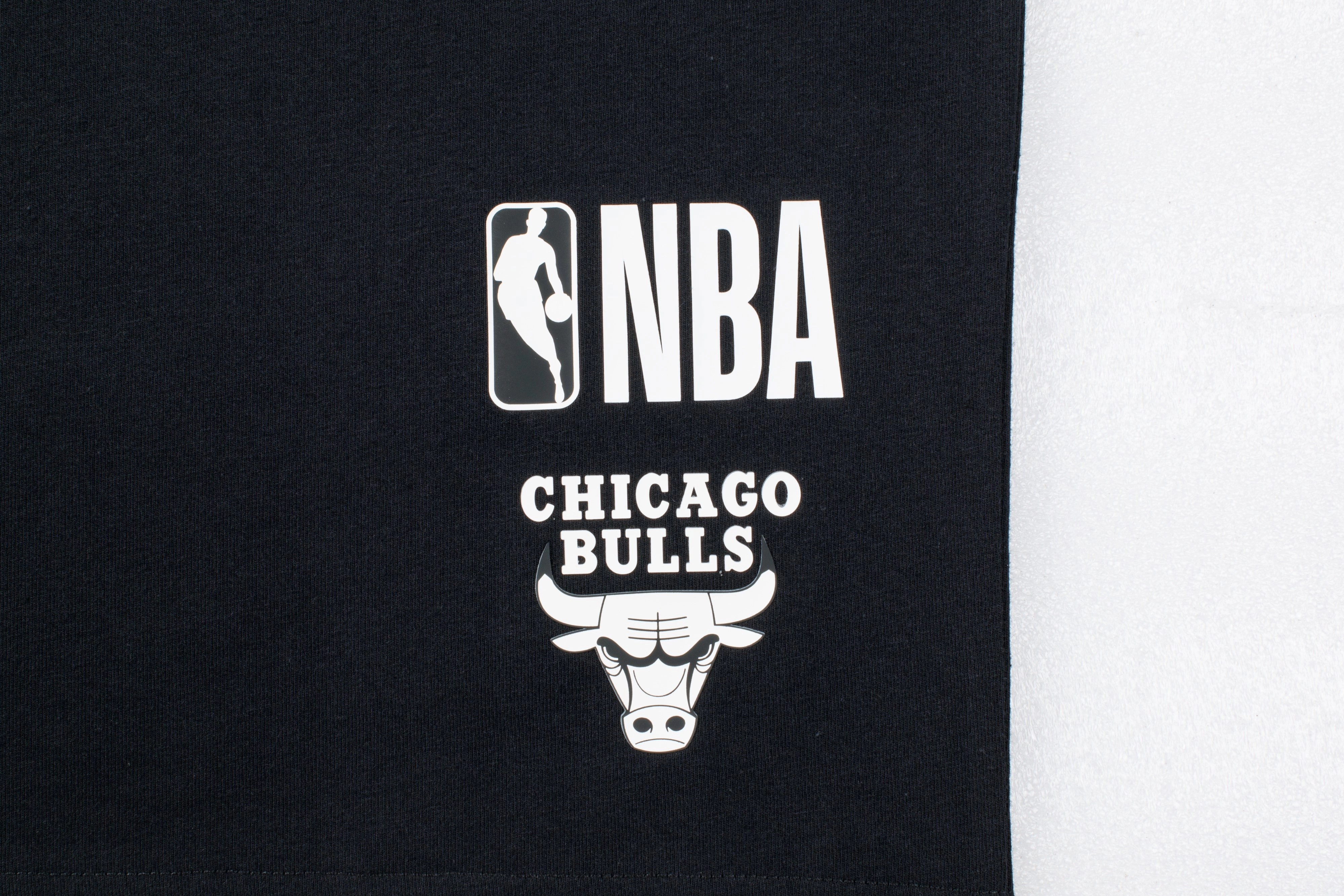 NBA Front HD High Relief Print Loose Fit T-Shirt - BULLS