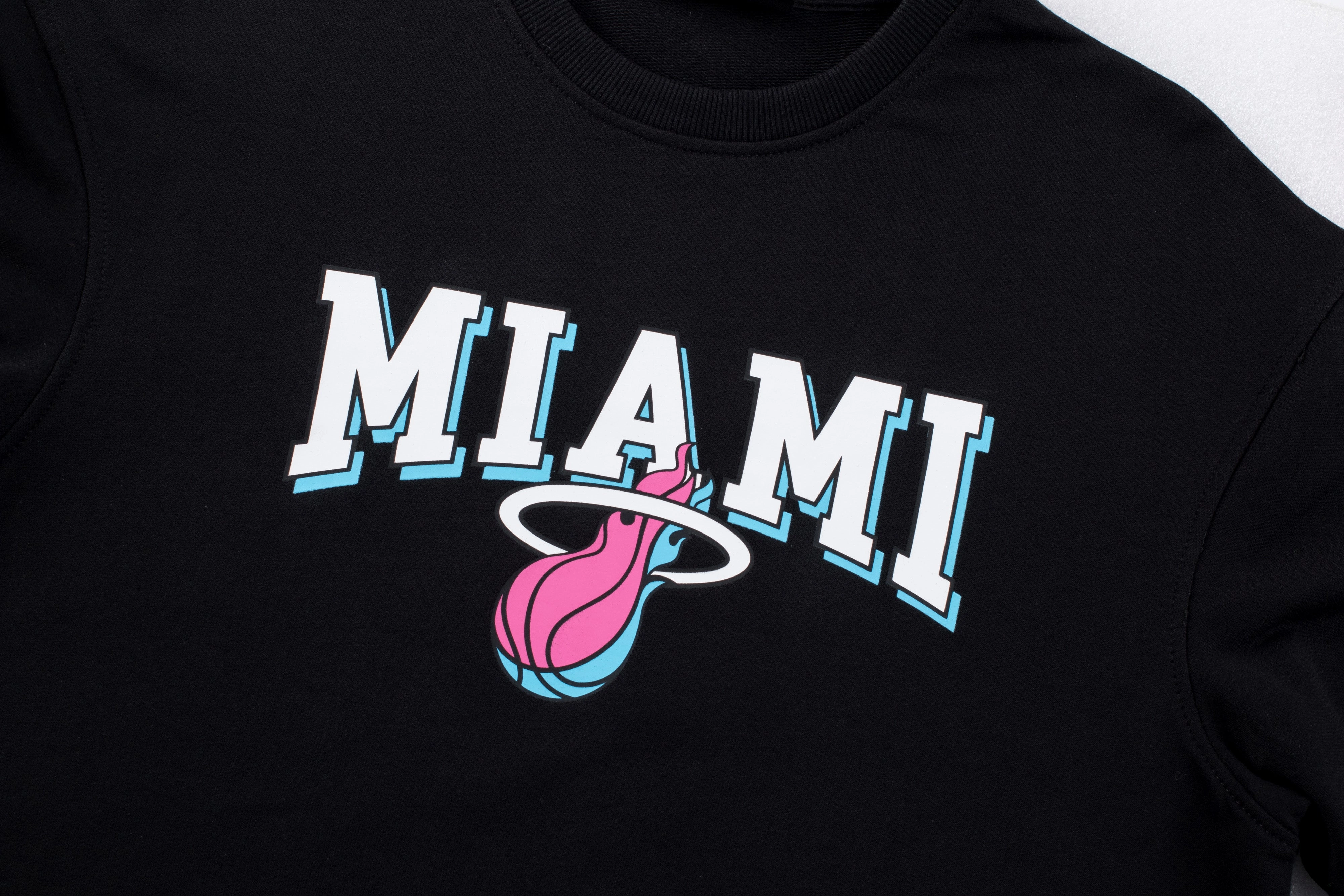 NBA Team Print Loose Fit Sweatshirt - BLACK2. HEAT