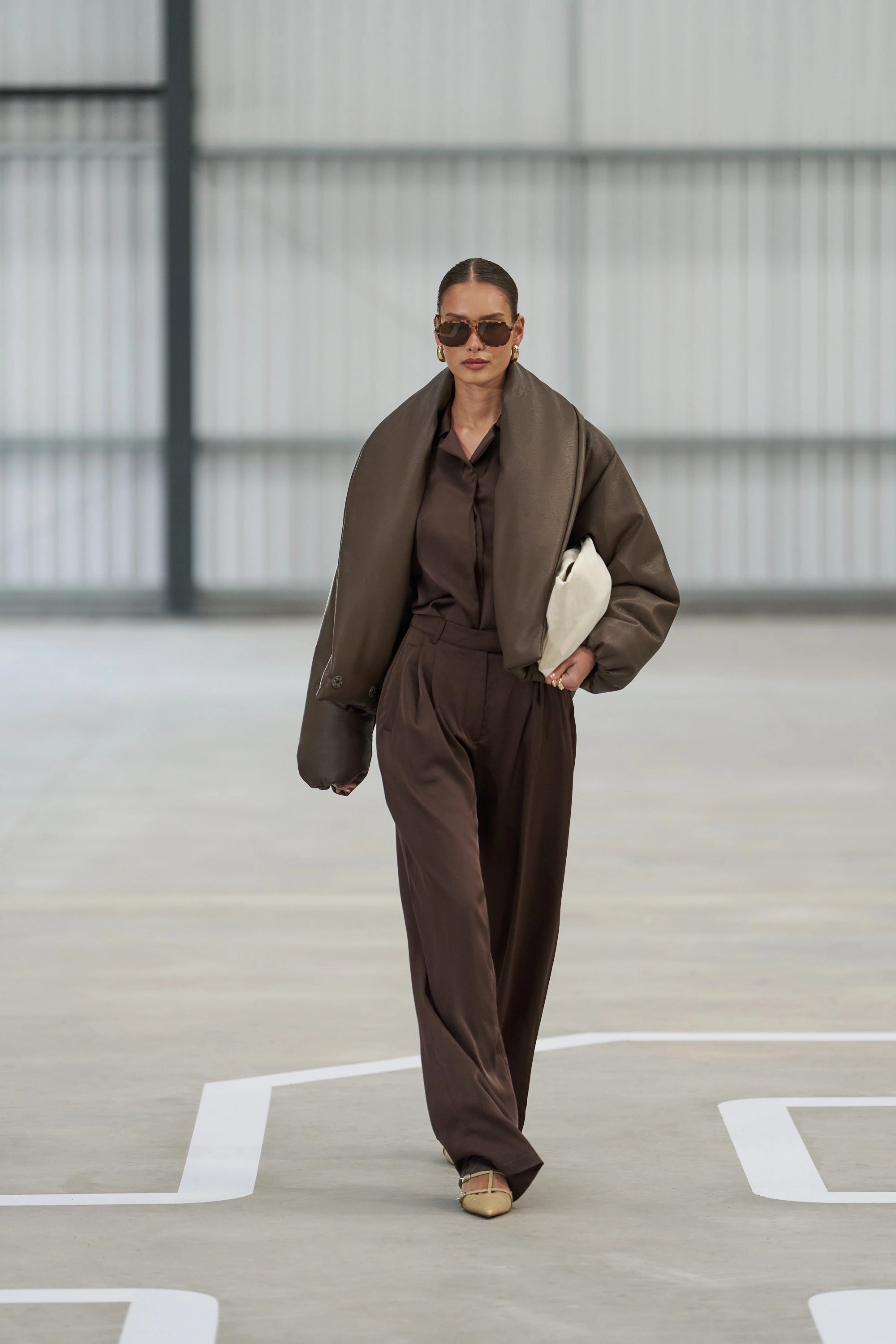 SATIN TAILORED RELAXED SHIRT - DEEP CHOCOLATE